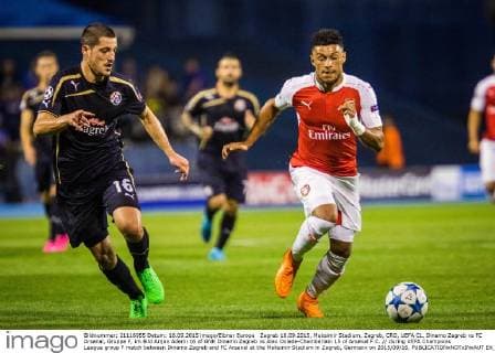 Zagreb 16.09.2015, Maksimir Stadium, Zagreb, CRO, UEFA CL, Dinamo Zagreb vs FC Arsenal, Gruppe F, im Bild Arijan Ademi 16 of GNK Dinamo Zagreb vs Alex Oxlade-Chamberlain 15 of Arsenal F.C. during UEFA Champions League group F match between Dinamo Zagreb and FC Arsenal at the Maksimir Stadium in Zagreb, Germany on 2015 09 16.  EX_SPIDA  