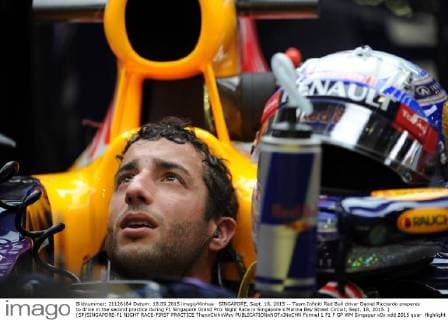 SINGAPORE, Sept. 18, 2015 -- Team Infiniti Red Bull driver Daniel Ricciardo prepares to drive in the second practice during F1 Singapore Grand Prix Night Race in Singapore s Marina Bay Street Circuit, Sept. 18, 2015. ) (SP)SINGAPORE-F1 NIGHT RACE-FIRST PRACTICE ThenxChihxWey 