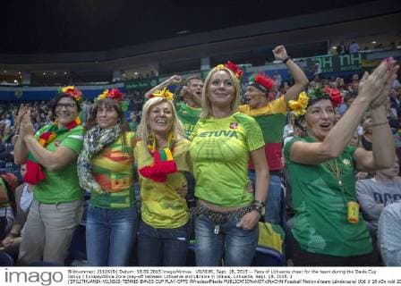 VILNIUS, Sept. 18, 2015 -- Fans of Lithuania cheer for the team during the Davis Cup Group I Europe Africa Zone play-off between Lithuania and Ukraine in Vilnius, Lithuania, Sept. 18, 2015. ) (SP)LITHUANIA-VILNIUS-TENNIS-DAVIS CUP PLAY-OFFS AlfredasxPliadis 