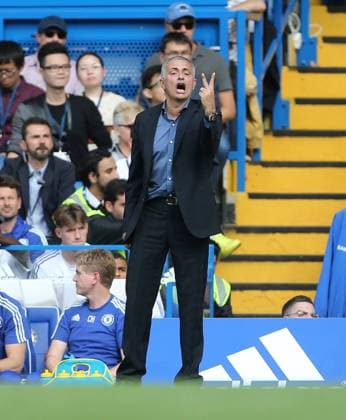 Chelsea s Jose Mourinho in action Barclays Premier League - Chelsea vs Arsenal -Stamford Bridge - England - 19th September 2015 - Picture David Klein Sportimage EDITORIAL USE ONLY. No use with unauthorised audio, video, data, fixture lists, club league logos or live services. Online in-match use limited to 120 images, no video emulation. No use in betting, games or single club league player publications.