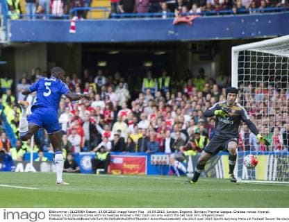 19.09.2015. London, England. Barclays Premier League. Chelsea versus Arsenal. Chelsea s Kurt Zouma scores with his head as Arsenal s Petr Cech can only watch the ball beat him. xNigelxCookex  ActionPlus11661883