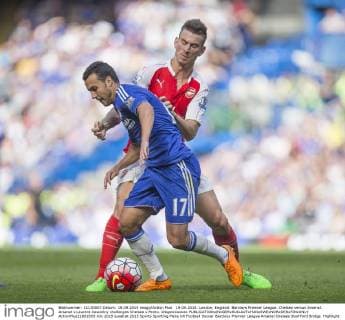 19.09.2015. London, England. Barclays Premier League. Chelsea versus Arsenal. Arsenal s Laurent Koscielny challenges Chelsea s Pedro. xNigelxCookex  ActionPlus11661893