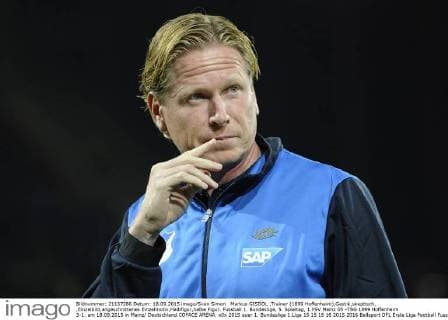 Markus GISDOL ,Trainer (1899 Hoffenheim),Gestik,skeptisch, ,Einzelbild,angeschnittenes Einzelmotiv,Halbfigur,halbe Figur. Fussball 1. Bundesliga, 5. Spieltag, 1.FSV Mainz 05 -TSG 1899 Hoffenheim 3-1. am 18.09.2015 in Mainz Deutschland.COFACE ARENA.