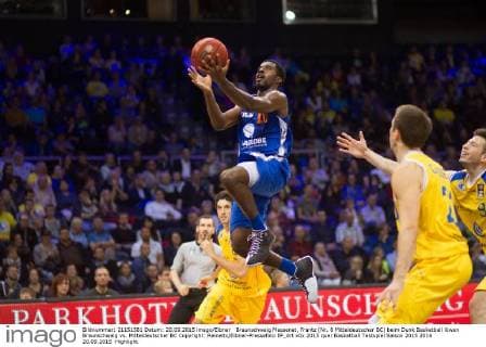 Braunschweig Massenat, Frantz (Nr. 8 Mitteldeutscher BC) beim Dunk Basketball löwen Braunschweig vs. Mitteldeutscher BC Copyright: Reineltx Eibner-Pressefoto EP_drt