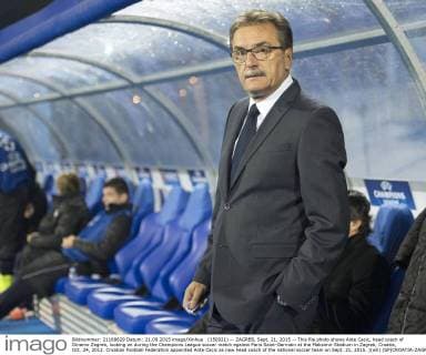 (150921) -- ZAGREB, Sept. 21, 2015 -- This file photo shows Ante Cacic, head coach of Dinamo Zagreb, looking on during the Champions League soccer match against Paris Saint-Germain at the Maksimir Stadium in Zagreb, Croatia, Oct. 24, 2012. Croatian Football Federation appointed Ante Cacic as new head coach of the national soccer team on Sept. 21, 2015. )(wll) (SP)CROATIA-ZAGREB-SOCCER national team Nationalteam NEW HEAD COACH-ANTE CACIC-FILES MisoxLisanin 