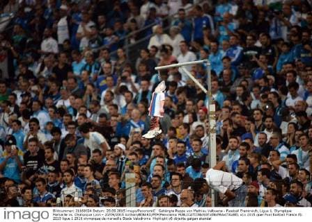 Gehängte Puppe von Mathieu Valbuena - Fussball Frankreich, Ligue 1, Olympique Marseille vs. Olympique Lyon - 20 09 2015 AnthonyBIBARD FEP Panoramic 