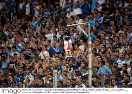 Gehängte Puppe von Mathieu Valbuena - Fussball Frankreich, Ligue 1, Olympique Marseille vs. Olympique Lyon - 20 09 2015 AnthonyBIBARD FEP Panoramic 