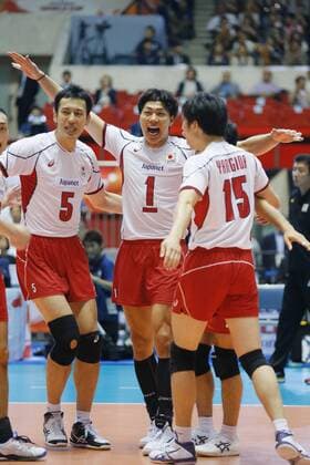 (L-R) Yoshifumi Suzuki, Kunihiro Shimizu (JPN), SEPTEMBER 21, 2015 - Volleyball : FIVB Men s World Cup 2015 A-site 3rd Round between Japan 0-3 Argentina 1st Yoyogi Gymnasium in Tokyo, Japan. Noxthirdxpartyxsales  (qdwa042527)