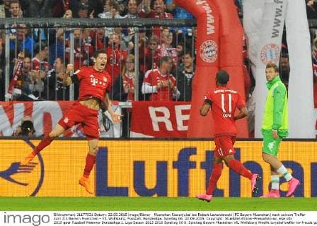 Muenchen Riesenjubel bei Robert Lewandowski (FC Bayern Muenchen) nach seinem Treffer zum 2:1 Bayern Muenchen - VfL Wolfsburg, Fussball, Bundesliga, Spieltag 06, 22.09.2015, Copyright: Stuetzle xEibner-Pressefoto ep_wse