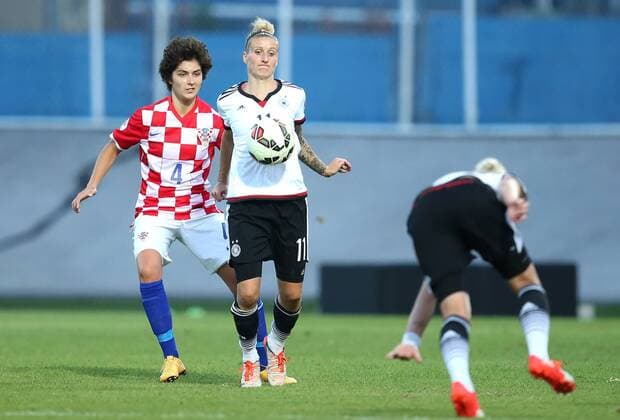 Qualification for UEFA Women s EURO 2017, Croatia - Germany 22.09.2015., Zagreb, Croatia - Qualification for UEFA Women s EURO 2017, group 5, Croatia - Germany. Leonarda Balog, Anja Mittag.  SanjinxStrukic PIXSELL
