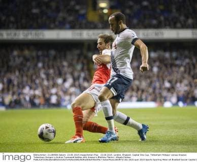 23.09.2015. London, England. Capital One Cup. Tottenham Hotspur versus Arsenal. Tottenham Hotspur s Andros Townsend battles with Arsenal s Mathieu Flamini. xNigelxCookex  ActionPlus11663473