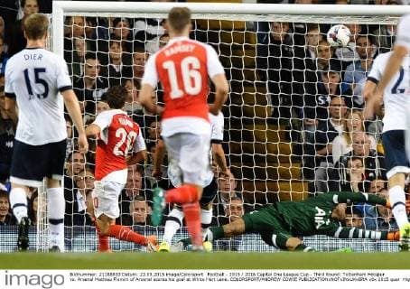 Football - 2015 2016 Capital One League Cup - Third Round: Tottenham Hotspur vs. Arsenal Mathieu Flamini of Arsenal scores his goal at White Hart Lane. COLORSPORT ANDREW COWIE 