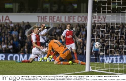 23.09.2015. London, England. Capital One Cup. Tottenham Hotspur versus Arsenal. Arsenal s Calum Chambers deflects the ball into his own net to pull Tottenham level. xNigelxCookex  ActionPlus11663519