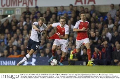 23.09.2015. London, England. Capital One Cup. Tottenham Hotspur versus Arsenal. Tottenham Hotspur s Harry Kane battles with Arsenal s Calum Chambers. xNigelxCookex  ActionPlus11663520