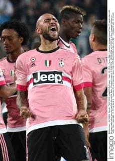 Sept. 23, 2015 - Turin, Italy - Juventus forward Simone Zaza (7) celebrates with his teammates after scoring his goal during the Serie A football match n.5 JUVENTUS - FROSINONE on 23 09 15 at the Juventus Stadium in Turin, Italy. Copyright 2015 Italy:Serie A - Juventus FC vs Frosinone Calcio - ZUMAn230