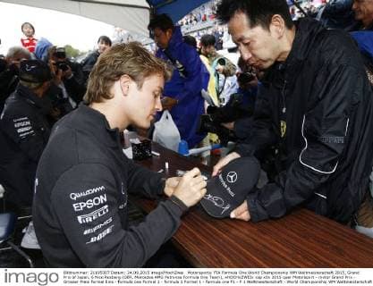 Motorsports: FIA Formula One World Championship WM Weltmeisterschaft 2015, Grand Prix of Japan, 6 Nico Rosberg (GER, Mercedes AMG Petronas Formula One Team), xHOCHxZWEIx