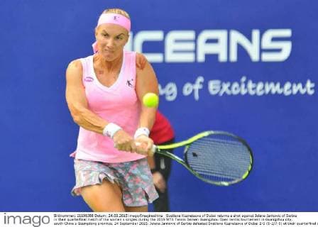 Svetlana Kuznetsova of Dubai returns a shot against Jelena Jankovic of Serbia in their quarterfinal match of the women s singles during the 2015 WTA Tennis Damen Guangzhou Open tennis tournament in Guangzhou city, south China s Guangdong province, 24 September 2015. Jelena Jankovic of Serbia defeated Svetlana Kuznetsova of Dubai 2-0 (6-2 7-5) at their quarterfinal of the women s singles during the 2015 WTA Guangzhou Open tennis tournament. Jelena Jankovic eliminates Svetlana Kuznetsova at quarterfinal of WTA Guangzhou Open  20150924_12279