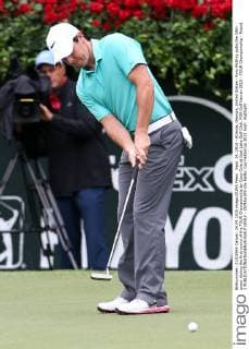 Sept. 24, 2015 - Atlanta, Georgia, United States - Rory McIlroy putts the 18th green during the first round of the TOUR Championship by Coca-Cola at East Lake Golf Club. PGA Golf Herren 2015 - TOUR Championship - Round 1 - ZUMAw109