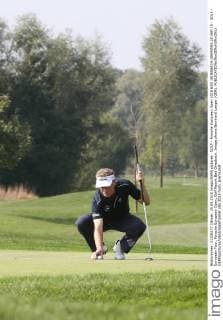 GOLF - Porsche European Open 2015 BAD GRIESBACH,GERMANY,25.SEP.15 - GOLF - European Tour, Porsche European Open, Golf Resort Bad Griesbach. Image shows Bernhard Langer (GER). GEPAxpictures xAndreasxPranter