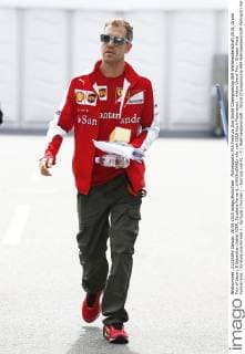Motorsports: FIA Formula One World Championship WM Weltmeisterschaft 2015, Grand Prix of Japan, 5 Sebastian Vettel (GER, Scuderia Ferrari), xHOCHxZWEIx