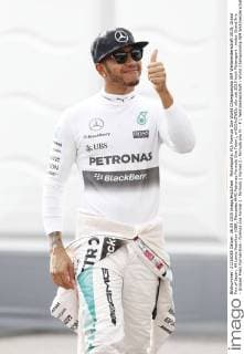 Motorsports: FIA Formula One World Championship WM Weltmeisterschaft 2015, Grand Prix of Japan, 44 Lewis Hamilton (GBR, Mercedes AMG Petronas Formula One Team), xHOCHxZWEIx