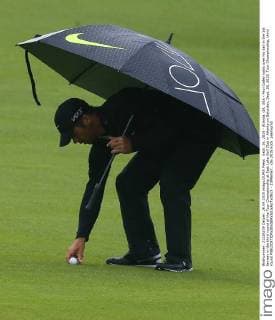 Sept. 26, 2015 - Atlanta, GA, USA - Paul Cadey looks over his ball in the 1st fairway in the third round of the Tour Championship at East Lake Golf Club in Atlanta on Saturday, Sept. 26, 2015. Tour Championship, third round - ZUMAm67_