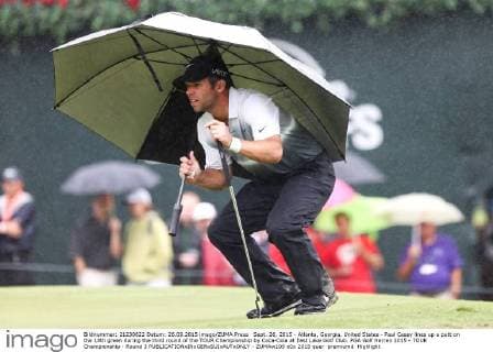 Sept. 26, 2015 - Atlanta, Georgia, United States - Paul Casey lines up a putt on the 18th green during the third round of the TOUR Championship by Coca-Cola at East Lake Golf Club. PGA Golf Herren 2015 - TOUR Championship - Round 3 - ZUMAw109