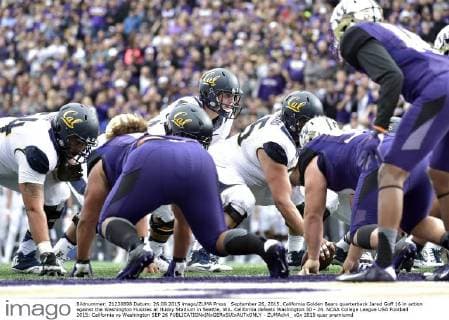 September 26, 2015..California Golden Bears quarterback Jared Goff 16 in action against the Washington Huskies at Husky Stadium in Seattle, WA..California defeats Washington 30 - 24. NCAA College League USA Football 2015: California vs Washington SEP 26 - ZUMAch4_