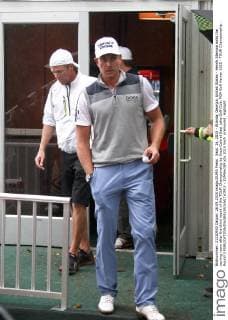 Sept. 26, 2015 - Atlanta, Georgia, United States - Henrik Stenson exits the scoring room after the third round of the TOUR Championship by Coca-Cola at East Lake Golf Club. PGA Golf Herren 2015 - TOUR Championship - Round 3 - ZUMAw109