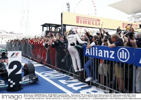 Motorsports: FIA Formula One World Championship WM Weltmeisterschaft 2015, Grand Prix of Japan, 44 Lewis Hamilton (GBR, Mercedes AMG Petronas Formula One Team), xHOCHxZWEIx