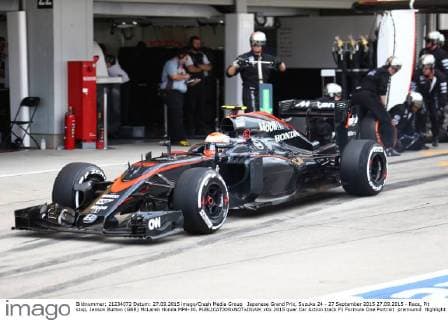 Japanese Grand Prix, Suzuka 24 - 27 September 2015 27.09.2015 - Race, Pit stop, Jenson Button (GBR) McLaren Honda MP4-30. 