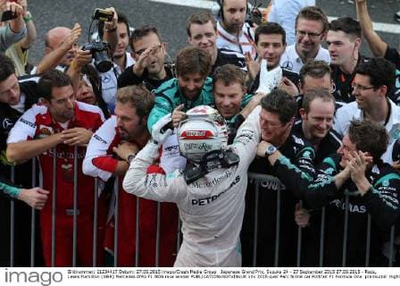 Japanese Grand Prix, Suzuka 24 - 27 September 2015 27.09.2015 - Race, Lewis Hamilton (GBR) Mercedes AMG F1 W06 race winner 