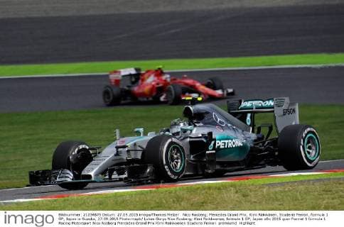 Nico Rosberg; Mercedes Grand Prix, Kimi Räikkönen, Scuderia Ferrari, formula 1 GP, Japan in Suzuka, 27.09.2015 Photo:mspb Lukas Gorys Nico Rosberg; Kimi Raikkoenen, formula 1 GP, Japan
