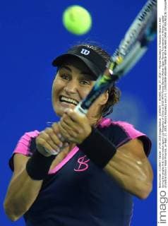 (150927) -- WUHAN, Sept. 27, 2015 -- Monica Niculescu of Romania returns a ball during the singles first round match againt Liu Fangzhou of China at 2015 WTA Tennis Damen Wuhan Open Tennis Tournament in Wuhan, capital of central China s Hubei Province, on Sept. 27, 2015. Monica Niculescu won 2-0. ) (SP)CHINA-WUHAN-TENNIS-WTA-WUHAN OPEN-1ST ROUND(CN) ChengxMin 