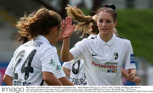 Selina Wagner (Freiburg, 31, rechts), Jubel, Torjubel, Torerfolg, celebrate the goal, goal, celebration, Jubel ueber das Tor, optimistisch, Action, Aktion, Fussball, DFB-Pokal der Frauen, VfL Sindelfingen - SC Freiburg, xozx