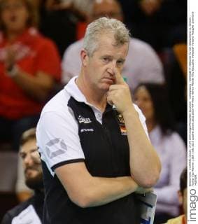 Ludwigsburg , Volleyball 4- Nationen Turnier Deutschland vs. Serbien , Trainer Vital Heynen ( GER )