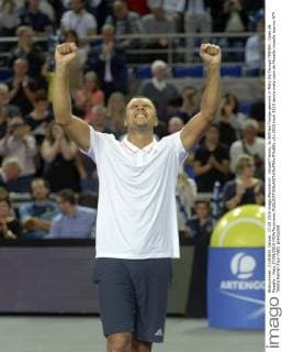 Aktuell Tennis, Jo Wilfried Tsonga gewinnt in Metz JW Tsonga TENNIS : Open de Moselle - Metz 27 09 2015 MOA Panoramic 