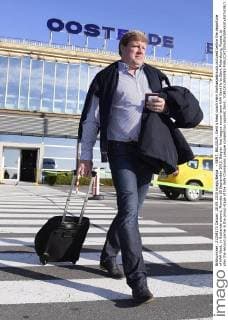 - GENT, BELGIUM: Gent s head coach Hein Vanhaezebrouck pictured before the departure of KAA Gent, in Oostende airport, Monday 28 September 2015. Belgian first league soccer team KAA Gent fly to Saint Petersburg, Russia, to play the second game in the group stage of the Uefa Champions League competition against Zenit. YORICKxJANSENS  x04709799x