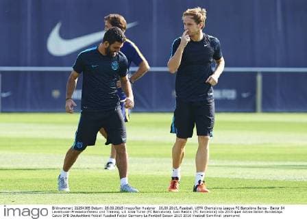 28.09.2015, Fussball, UEFA Champions League FC Barcelona Barca - Bayer 04 Leverkusen Pressekonferenz und Training, v.l. Arda Turan (FC Barcelona), Ivan Rakitic (FC Barcelona)