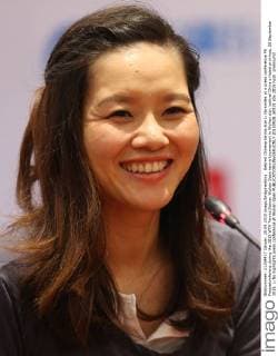 Retired Chinese tennis star Li Na smiles at a press conference PK Pressekonferenz during the 2015 WTA Tennis Damen Wuhan Open tennis tournament in Wuhan city, central China s Hubei province, 28 September 2015. Li Na highlights press conference at Wuhan Open  20150928_50931