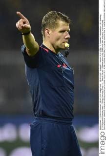 28.09.2015 - Fussball - Saison 2015 2016 - 2. Fussball - Bundesliga - 09. Spieltag: BTSV Eintracht Braunschweig - SpVgg Greuther Fürth - - Patrick Ittrich (Schiedsrichter)