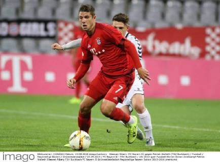 Steeven Ribery (FC Bayern II) gegen Patrick Walleth (TSV Buchbach) Fussball Regionalliga Bayern Grünwalderstadion 23.09.2015 FC Bayern II - TSV Buchbach