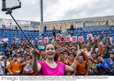 WUHAN, CHINA - SEPTEMBER 29: (CHINA OUT) Chinese retired tennis player Li Na attends the Master Class-FS Fan Engagement on day three of the 2015 Wuhan Open on September 29, 2015 in Wuhan, Hubei Province of China.  CFP473610875 