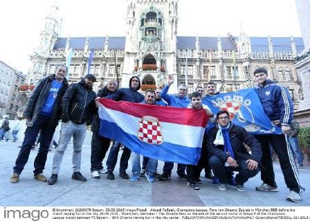 Aktuell Fußball, Champions League, Fans von Dinamo Zagreb in München BBB before the match having fun in the city 29.09.2015., Muenchen, Germany - The Dinamo fans on the eve of the second round of Group F of the Champions League match between FC Bayern - GNK Dinamo having fun in the city center.  GoranxStanzl PIXSELL