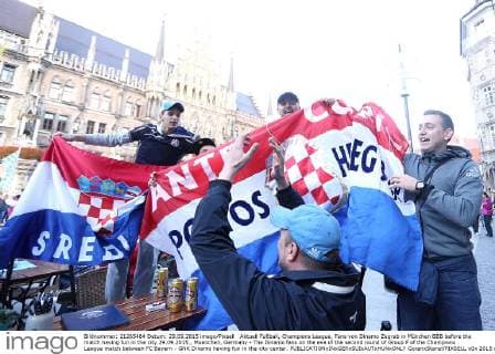 Aktuell Fußball, Champions League, Fans von Dinamo Zagreb in München BBB before the match having fun in the city 29.09.2015., Muenchen, Germany - The Dinamo fans on the eve of the second round of Group F of the Champions League match between FC Bayern - GNK Dinamo having fun in the city center.  GoranxStanzl PIXSELL