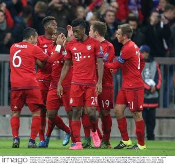 SOCCER - CL, Bayern vs Zagreb MUNICH,GERMANY,29.SEP.15 - SOCCER - UEFA Champions League, group stage, FC Bayern Muenchen vs GNK Dinamo Zagreb. Image shows the rejoicing of Thiago, Douglas Costa, David Alaba, Kingsley Coman, Mario Goetze and Philipp Lahm (Bayern). GEPAxpictures xThomasxBachun