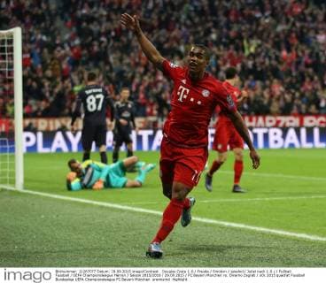 Douglas Costa 1:0 Freude Emotion jubelnd Jubel nach 1:0 Fußball Fussball UEFA Championsleague Herren Saison 2015 2016 29.09.2015 FC Bayern München vs. Dinamo Zagreb