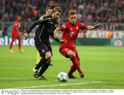 Domagoj Antolic, Joshua Kimmich Aktion Spielszene Zweikampf Fußball Fussball UEFA Championsleague Herren Saison 2015 2016 29.09.2015 FC Bayern München vs. Dinamo Zagreb