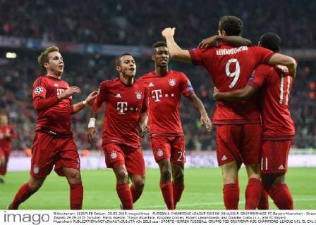 FUSSBALL CHAMPIONS LEAGUE SAISON 2014 2015 GRUPPENPHASE FC Bayern Muenchen - Dinamo Zagreb 29.09.2015 Torjubel: Mario Goetze, Thiago Alcantara, Kingsley Coman, Robert Lewandowski und Douglas Costa (v.l., alle FC Bayern Muenchen) 