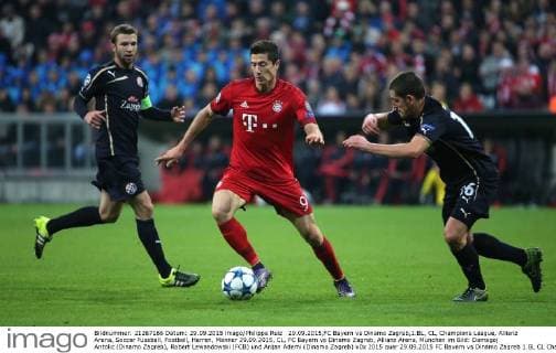 29.09.2015,FC Bayern vs Dinamo Zagreb,1.BL, CL, Champions League, Allianz Arena, Soccer Fussball, Football, Herren, Männer 29.09.2015, CL, FC Bayern vs Dinamo Zagreb, Allianz Arena, München im Bild: Domagoj Antolic (Dinamo Zagreb), Robert Lewandowski (FCB) und Arijan Ademi (Dinamo Zagreb)